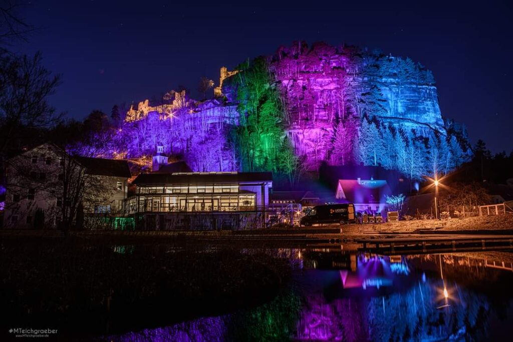 Oybin RDD Teichgräber Burg Oybin LED Lichtstark Beleuchtung ganzer Berg in Farbe zum RDD