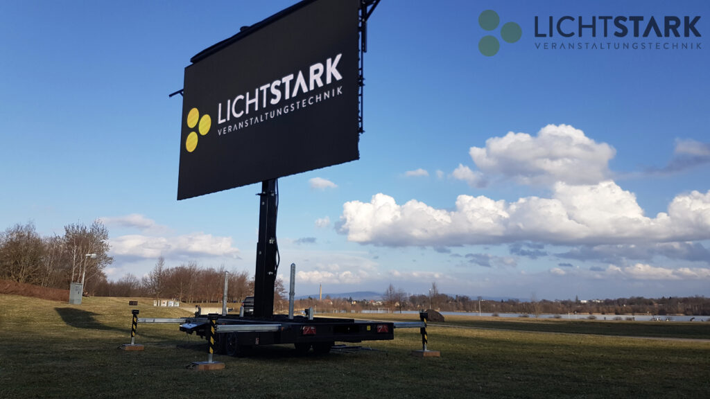 mobile LED Wand LED Screen auf Anhänger Lichtstark Zittau, Oberlausitz, Sachsen, Public Viewing, Sport Events, mieten, Zittauer Gebirge, Landkreis Görlitz, Görlitz, Löbau, Bautzen, Dresden, LED Wand, LED Screen, Trailer, Lichtstark