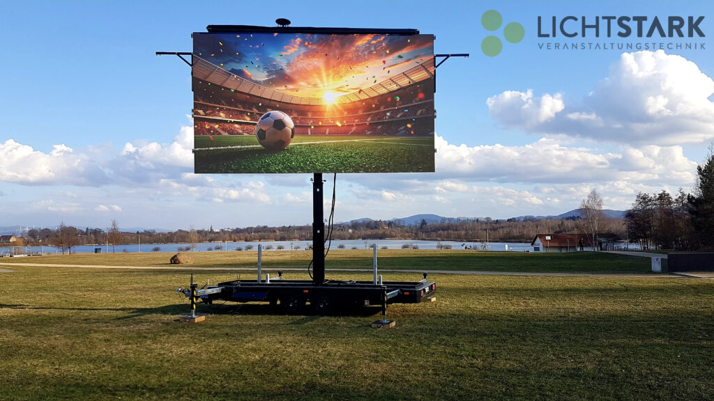 mobile LED Wand LED Screen auf Anhänger Lichtstark Zittau, Oberlausitz, Sachsen, Public Viewing, Sport Events, mieten, Zittauer Gebirge, Landkreis Görlitz, Görlitz, Löbau, Bautzen, Dresden, LED Wand, LED Screen, Trailer, Lichtstark